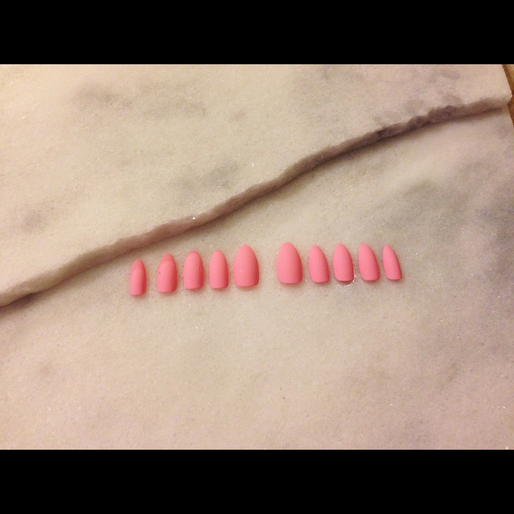 Customizable matte nails